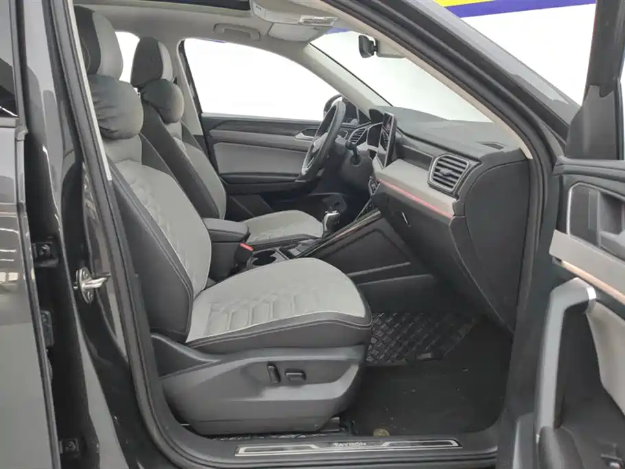 Volkswagen Tayron 2023 330TSI 2WD Luxury Plus Advanced Edition фото 8