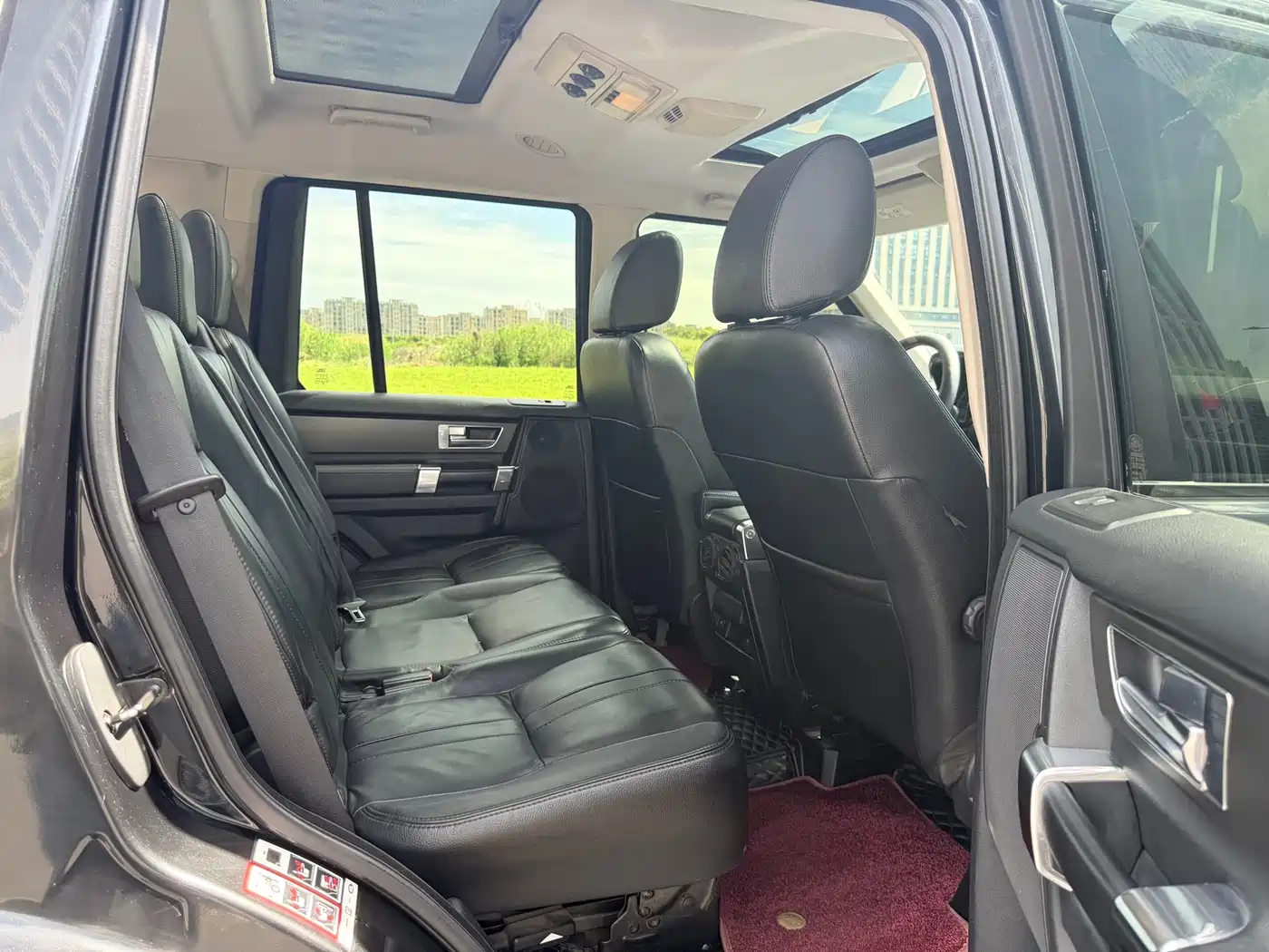 Land Rover Discovery 2015 3.0 SDV6 HSE Diesel фото 11