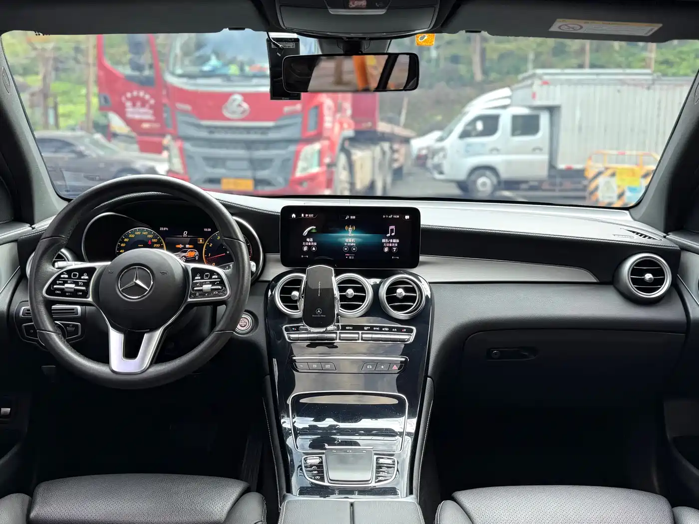 Mercedes-Benz GLC 2021 GLC 260 L 4MATIC Sporty фото 12