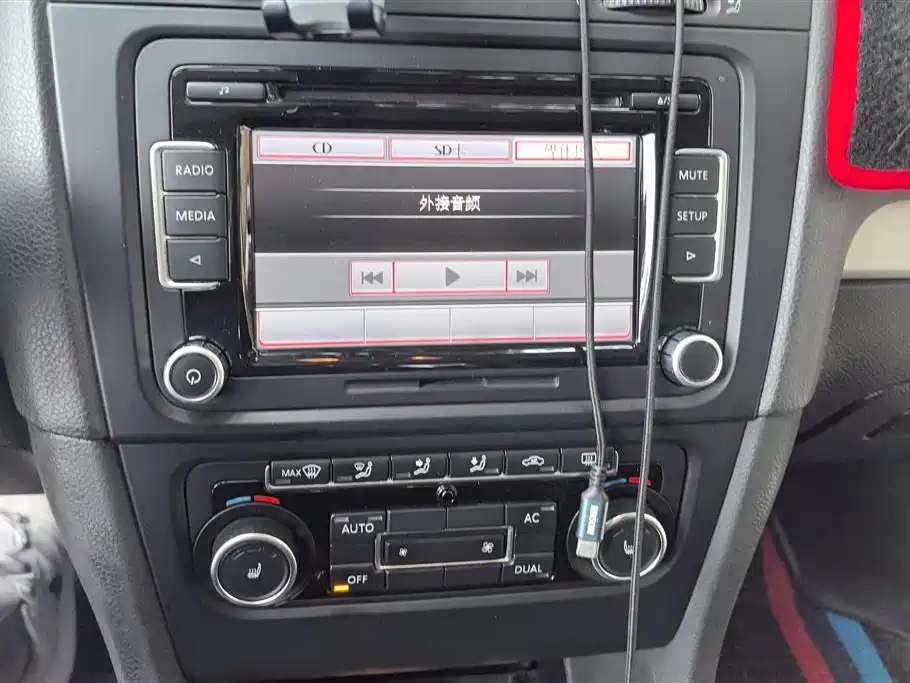 Volkswagen Golf 2011 1.4TSI Auto Luxury фото 13