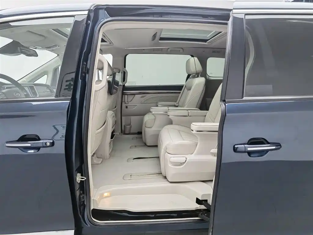 GAC Trumpchi Trumpchi M8 2018 320T Flagship Edition фото 15