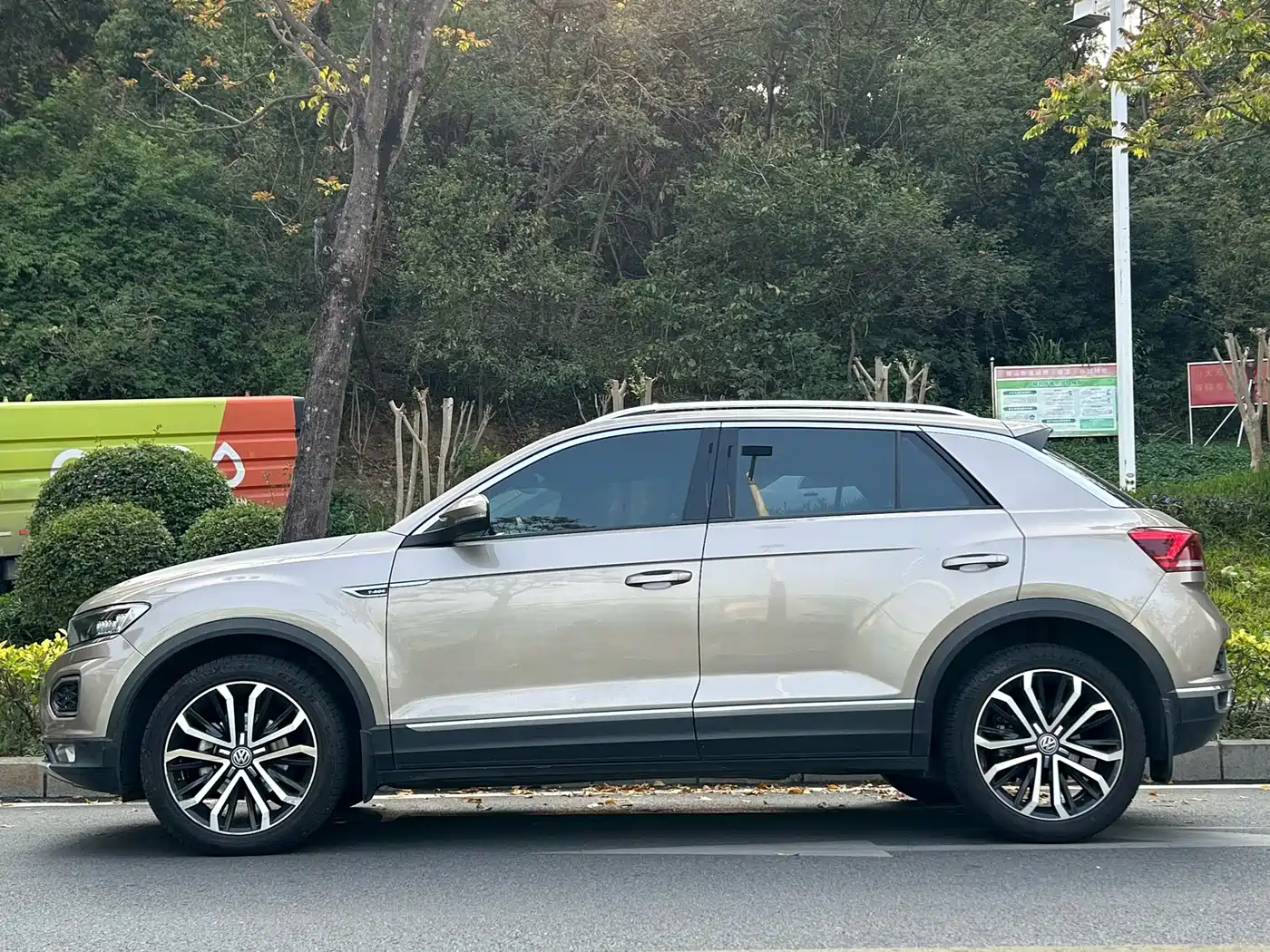 Volkswagen T-ROC 2019 280TSI DSG 2WD Luxury Type China VI фото 3