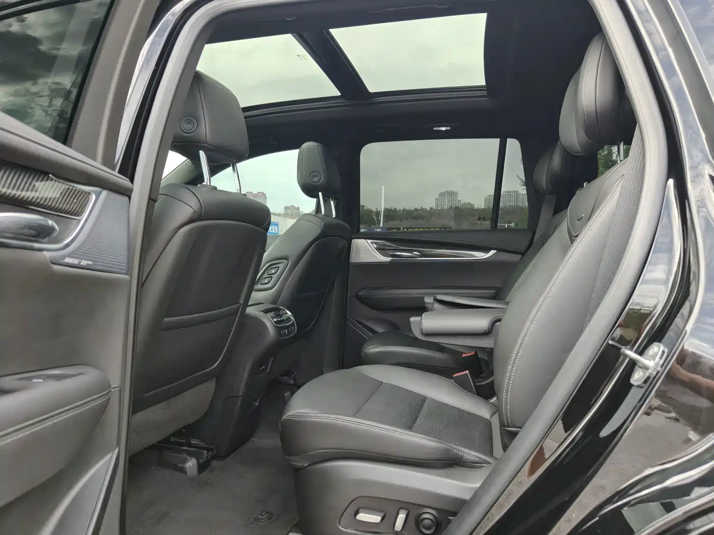 Cadillac XT6 2024 2025 2.0T 6-Seater AWD Executive Black Label Edition