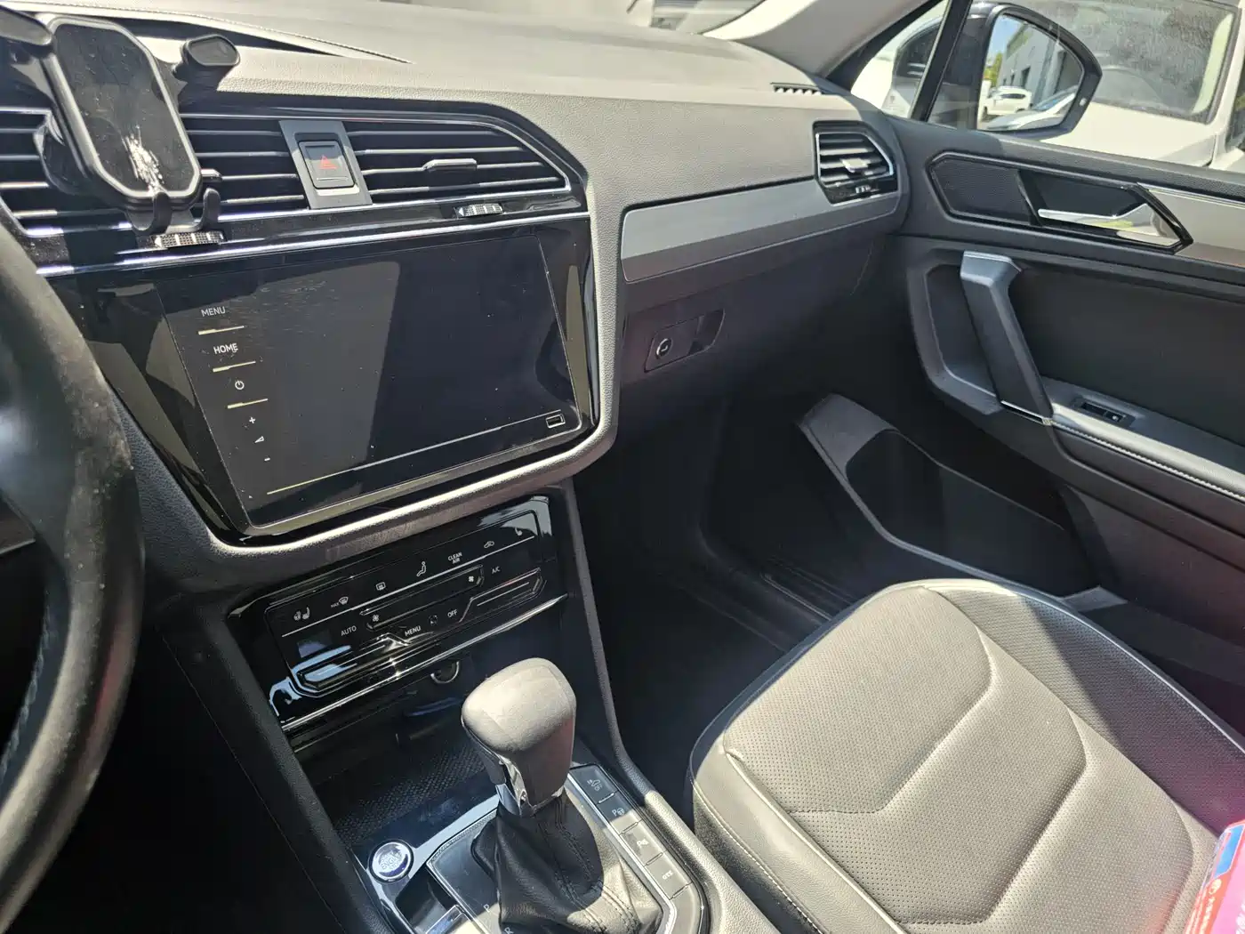 VOLKSWAGEN TIGUAN L NEW ENERGY