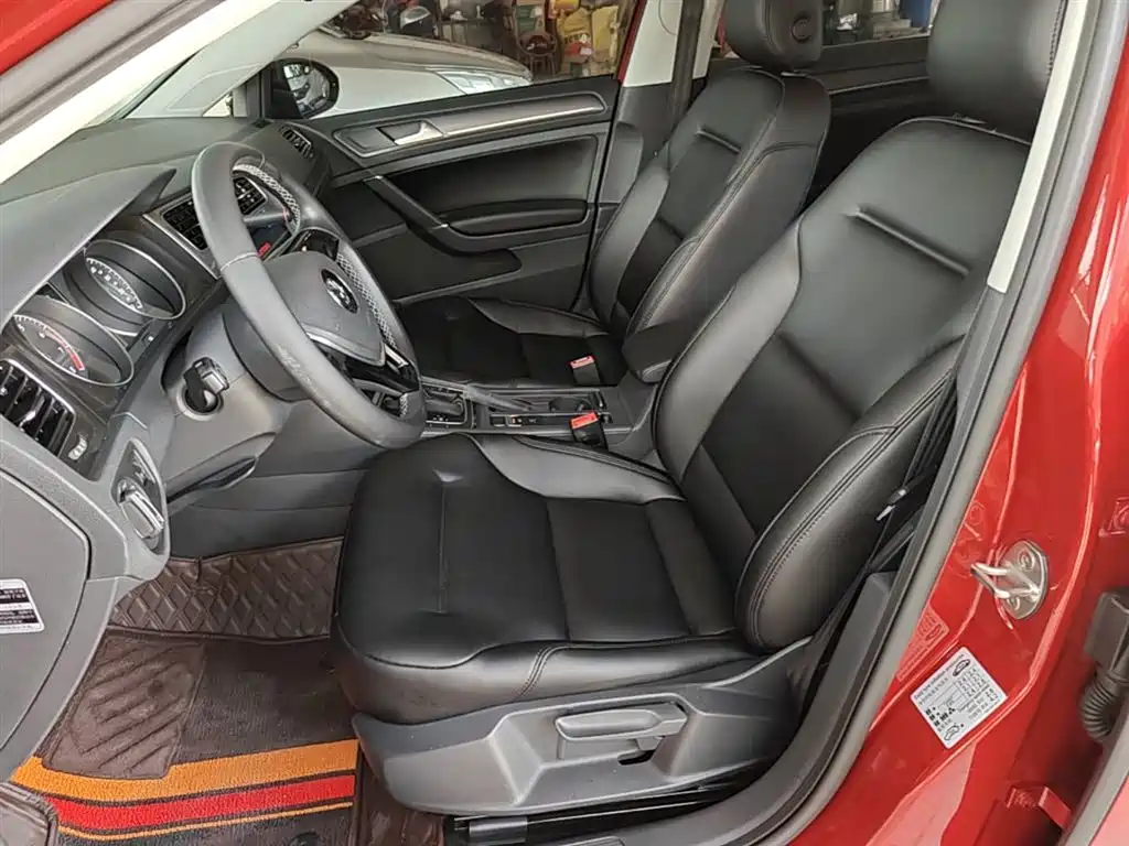 Volkswagen Golf 2017 230TSI Auto Comfort Millionth Anniversary Edition фото 15