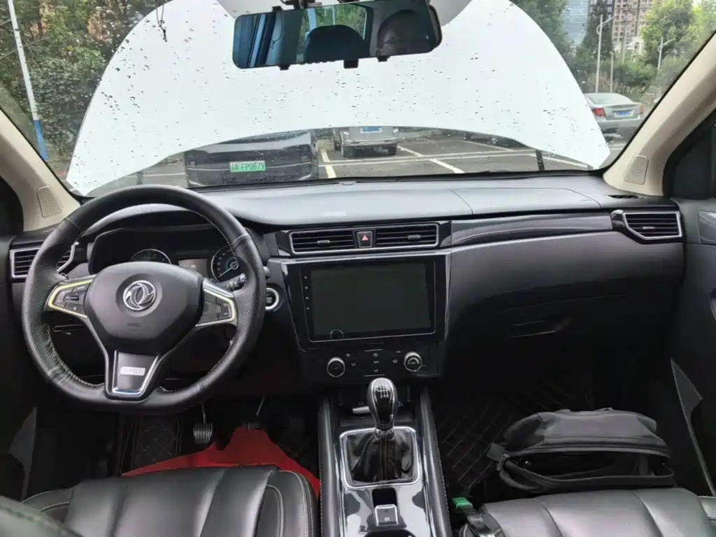 Dongfeng Fengguang Fengguang 580 2016 2016 Model 1.5T Manual Luxury Version