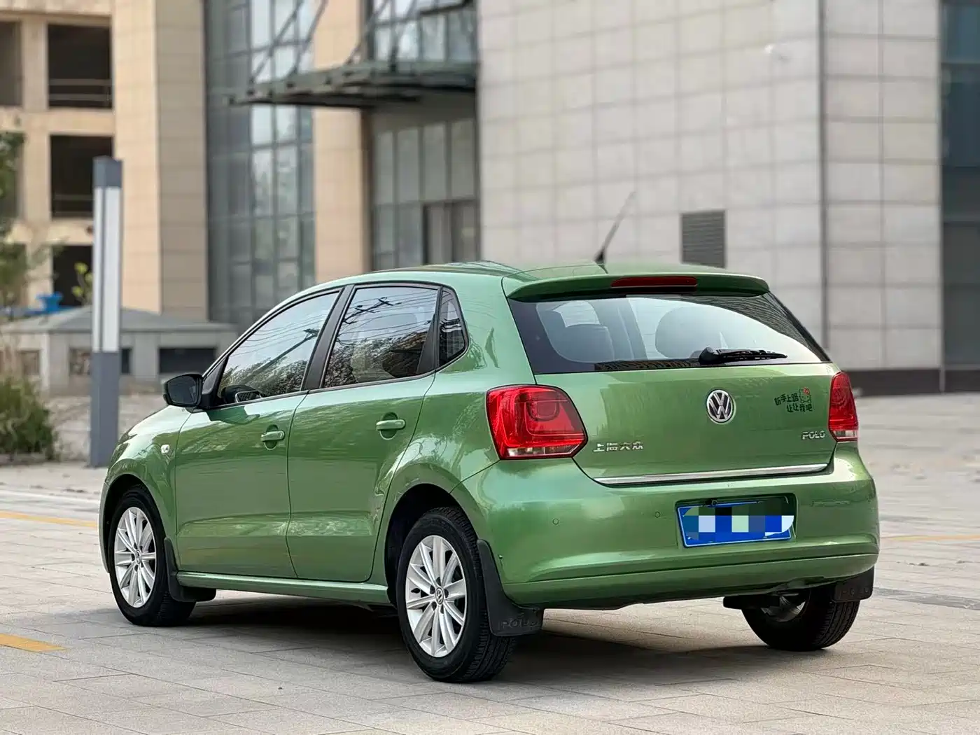 Volkswagen Polo 2014 1.4L Automatic Luxury Edition фото 6