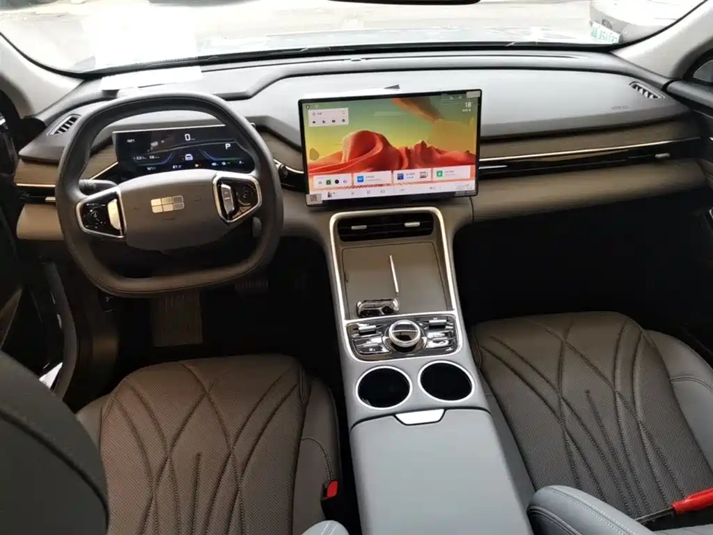 Geely Galaxy Galaxy L6 2025 EM-i 60km Voyage Edition фото 10