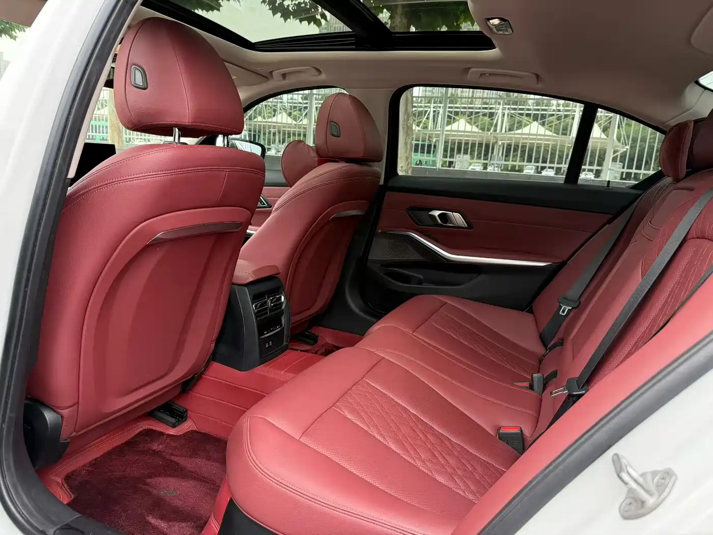 BMW 3 Series 2024 325Li M Sport Package фото 6
