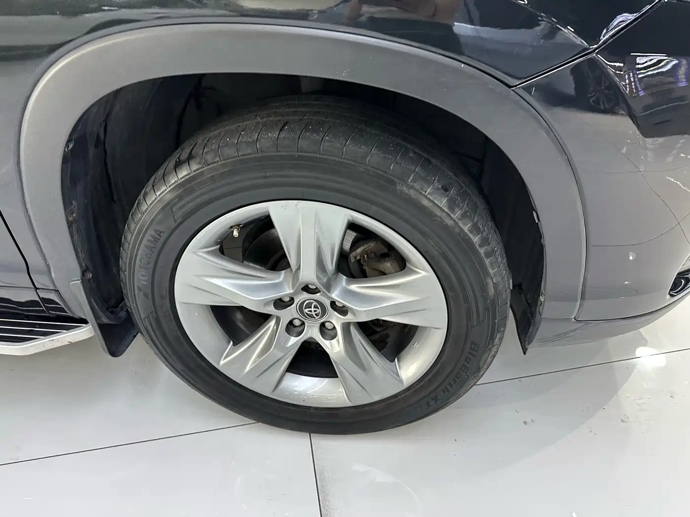 TOYOTA HIGHLANDER