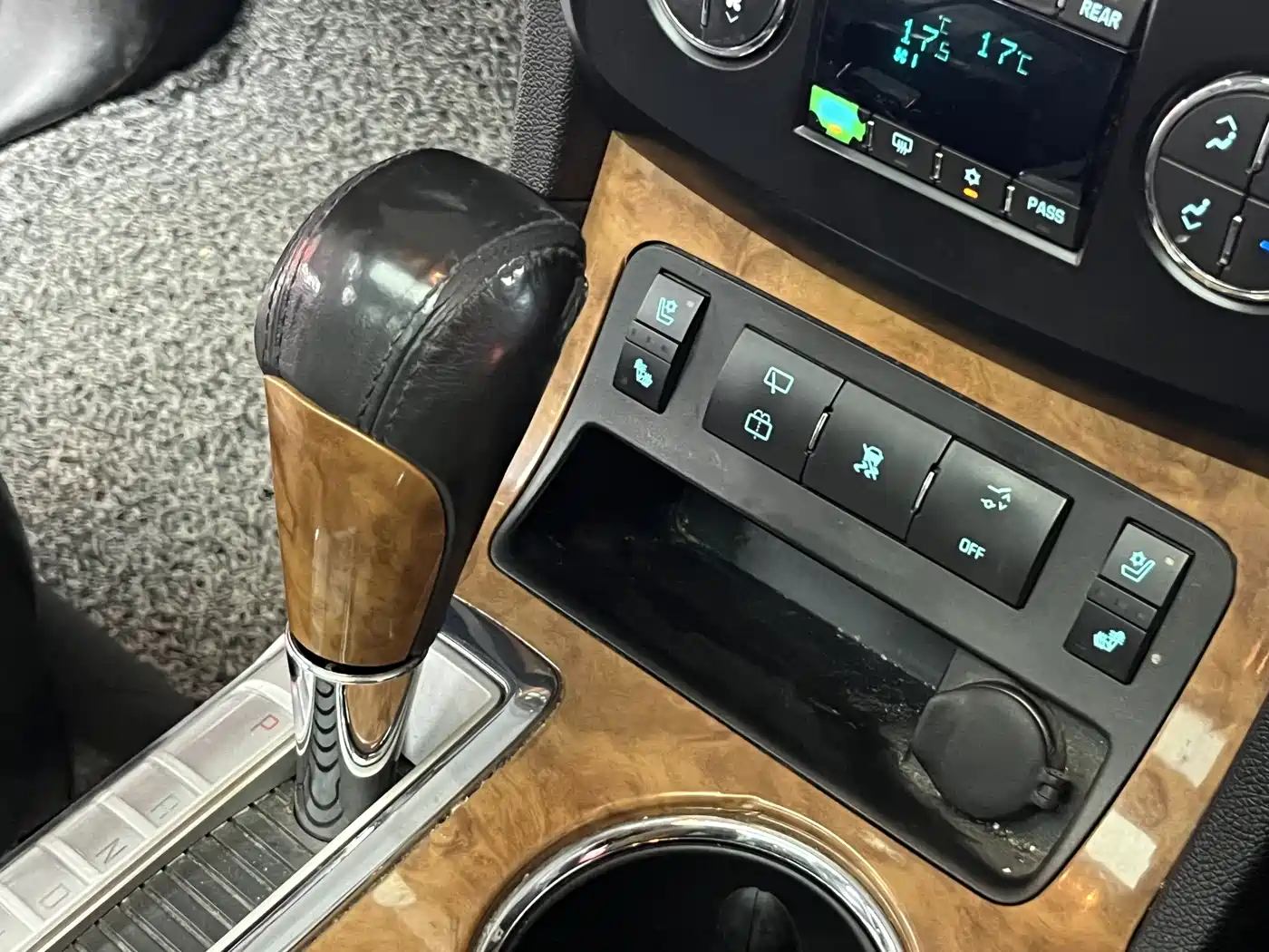 Buick Enclave 2010 3.6L Flagship Edition фото 16