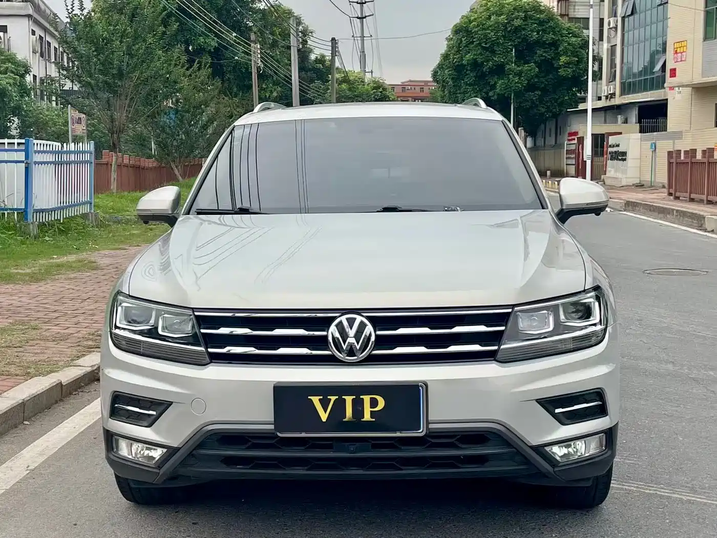Volkswagen Tiguan L 2019 330TSI Automatic 2WD Panorama Comfort Edition China VI фото 2