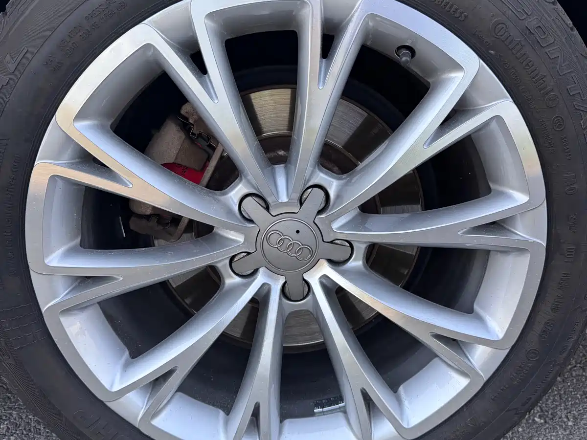 Audi A8 2011 A8L 3.0 TFSI quattro Luxury (213kW) фото 33