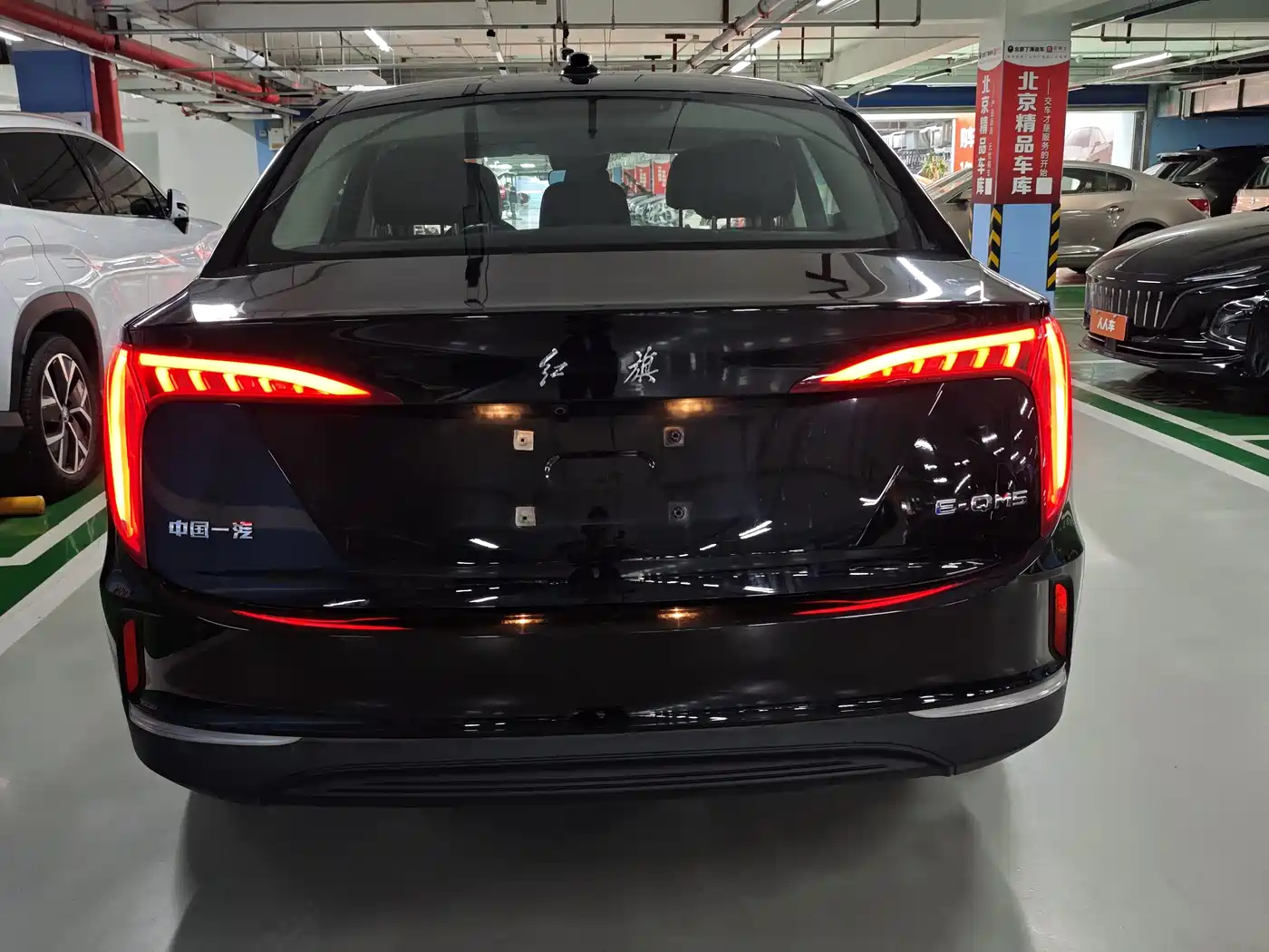 Hongqi E-QM5 2022 431km Charging Enjoyment Edition фото 4