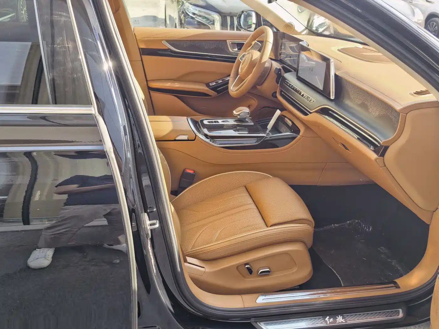 Hongqi H9 2025 2.0T 2WD Qixiang Luxury Business Edition 5-seater фото 12