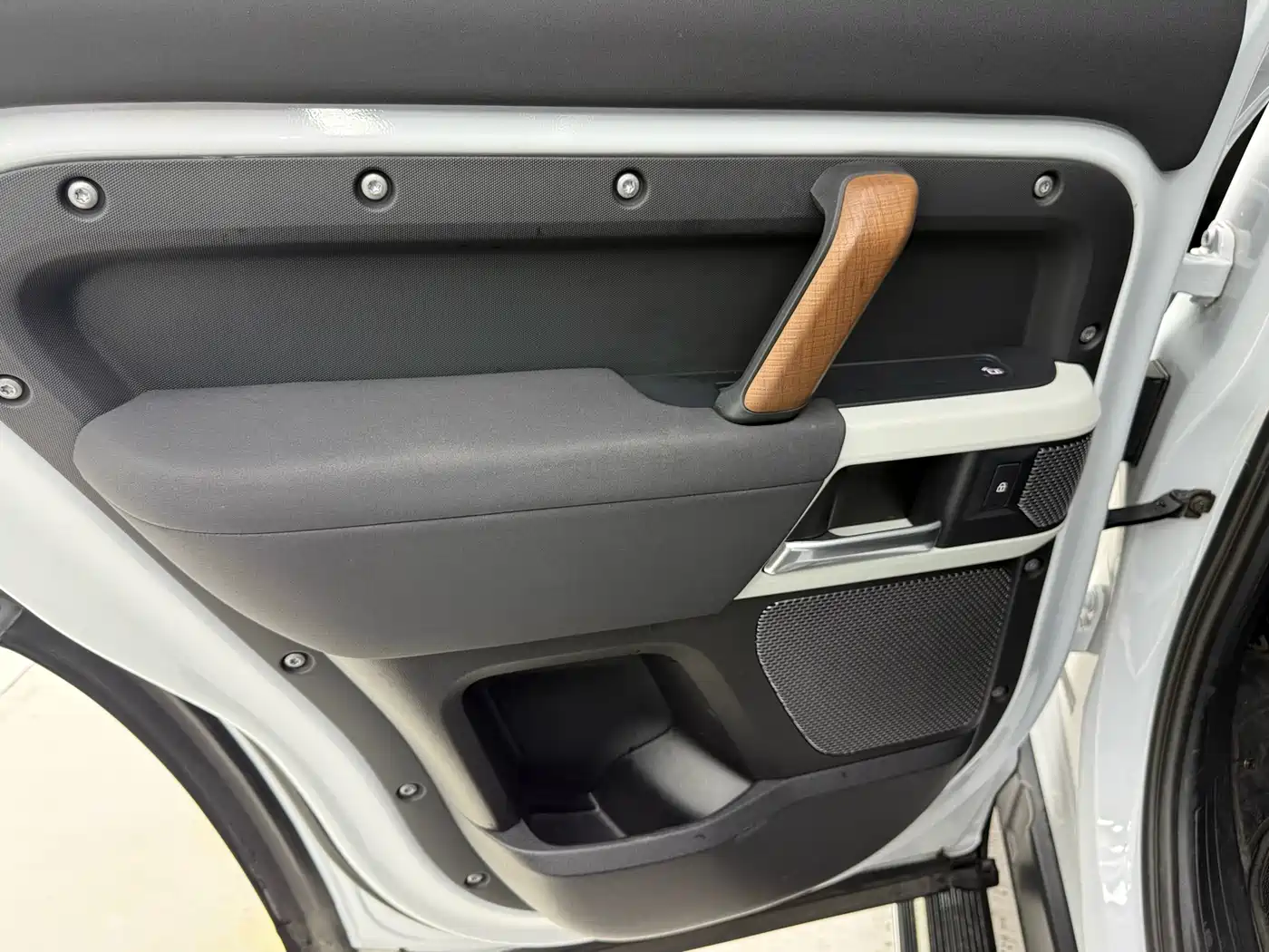 LAND ROVER GUARDIAN NEW ENERGY