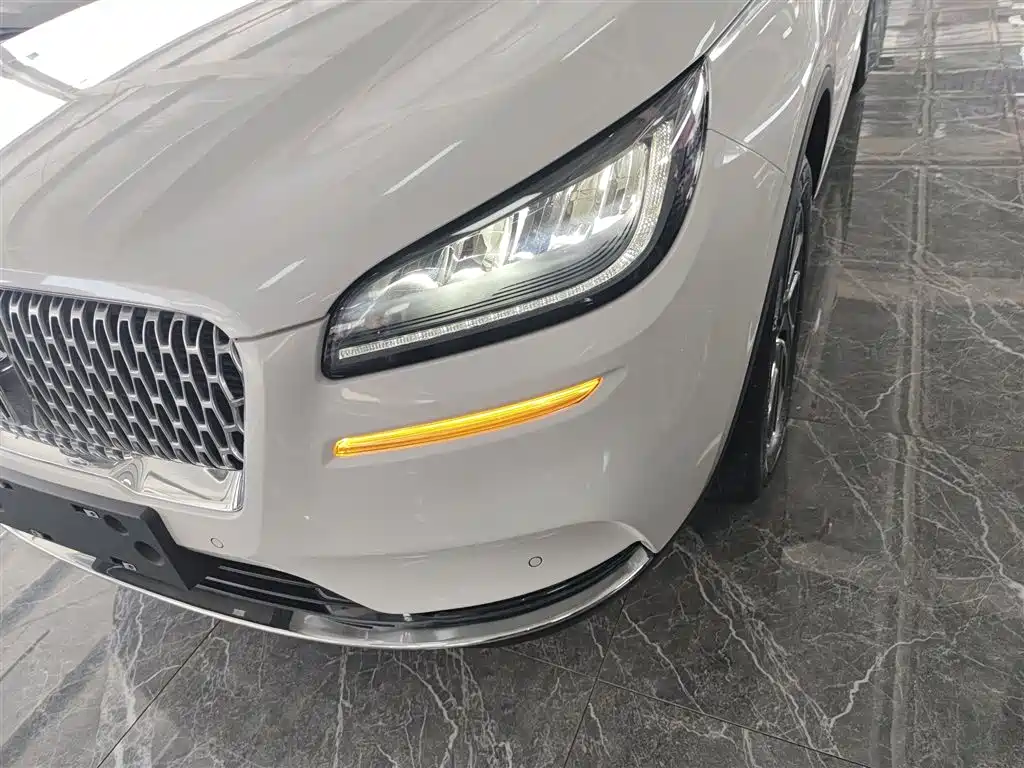 LINCOLN ADVENTURER