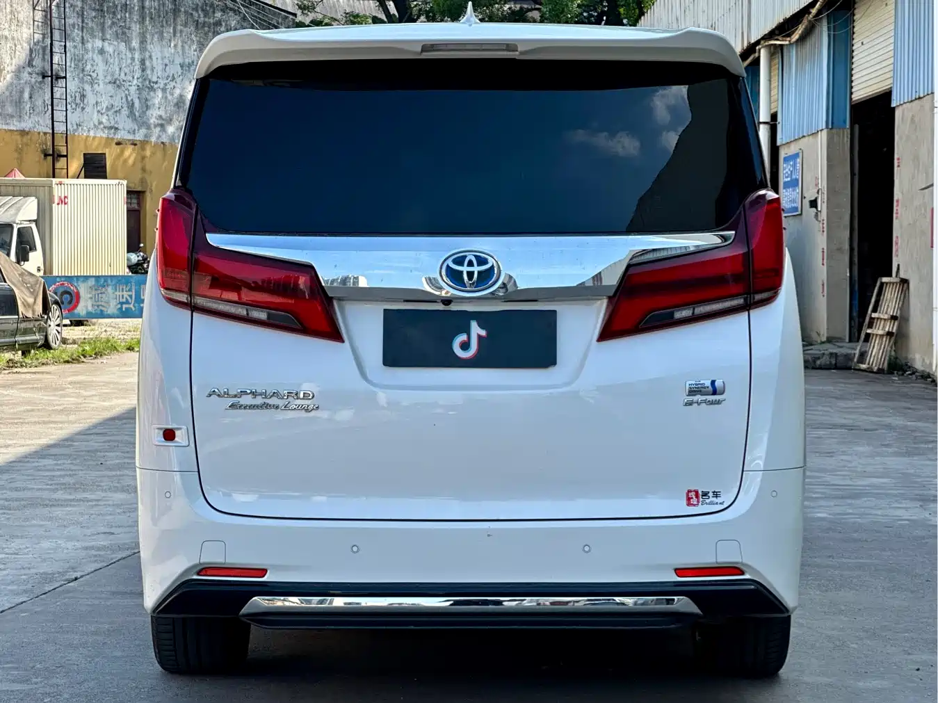Toyota Alphard 2021 Hybrid 2.5L Premium фото 5