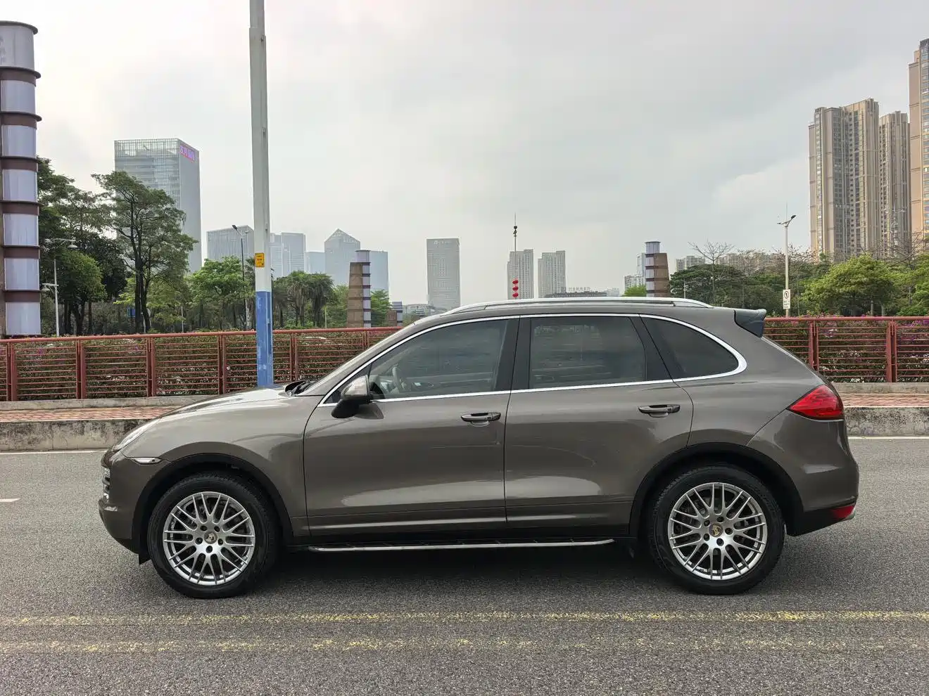 Porsche Cayenne 2011 Cayenne 3.0T фото 21