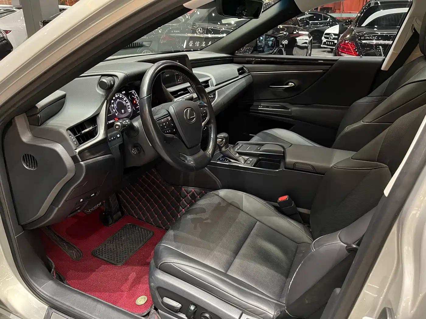 Lexus ES 2018 300h Excellence Edition China VI фото 7