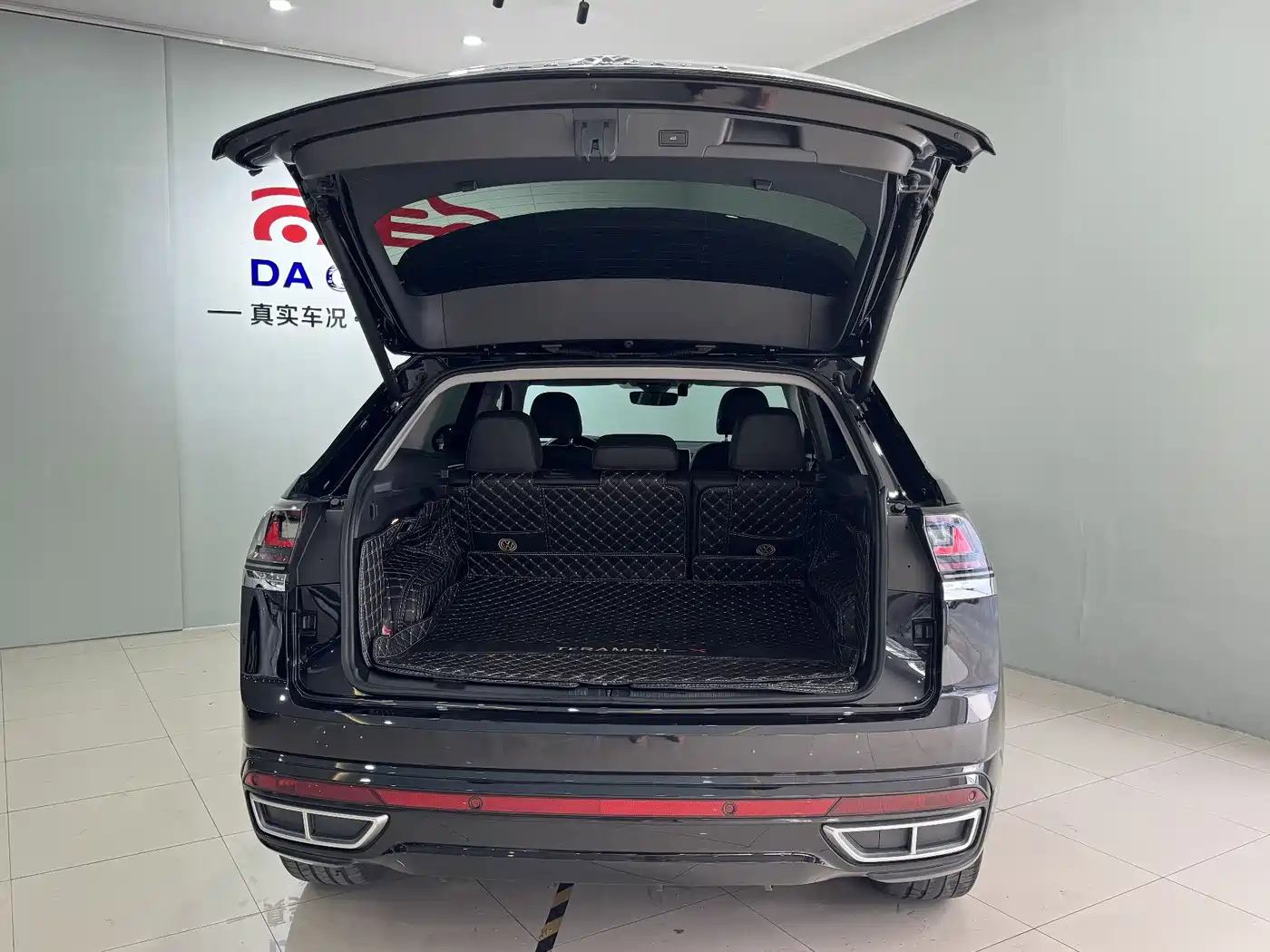 Volkswagen Teramont 2023 Teramont X 330TSI 2WD Premium Luxury фото 15
