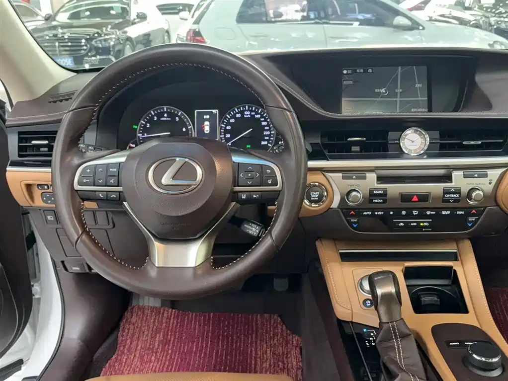 Lexus ES 2015 200 Comfort Edition фото 11