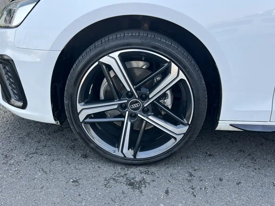 Audi A4L 2024 40 TFSI Luxury Dynamic фото 14