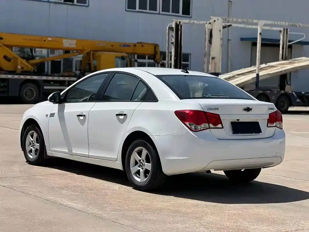 Chevrolet Cruze 2012 1.6L SE AT фото 4
