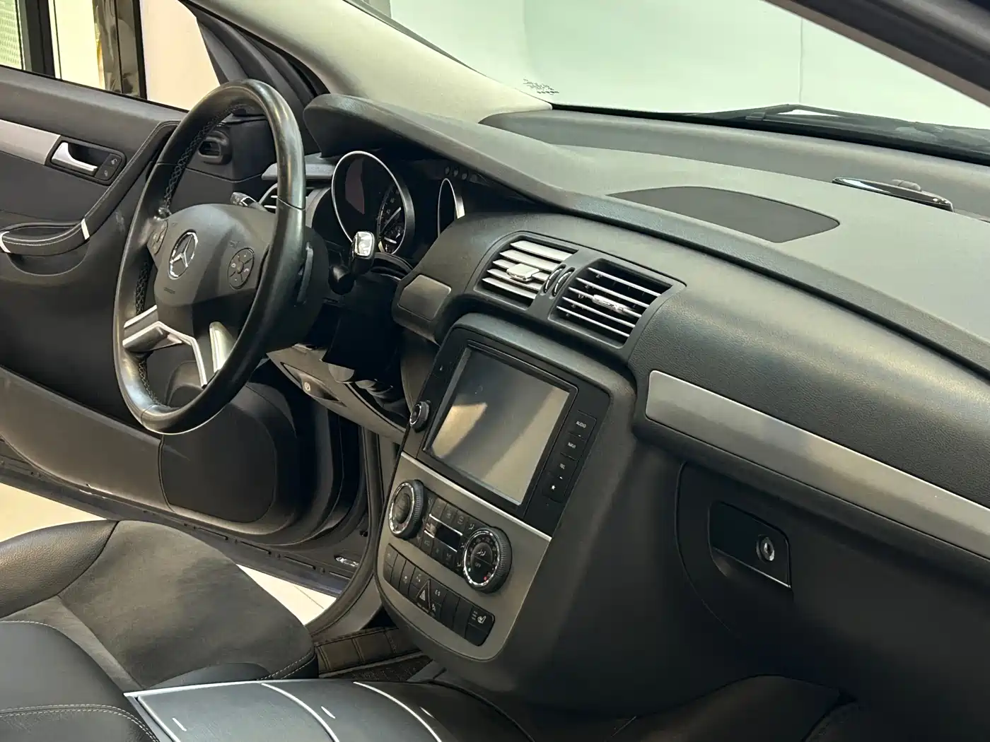 Mercedes-Benz R-Class 2015 R 320 4MATIC Luxury фото 16