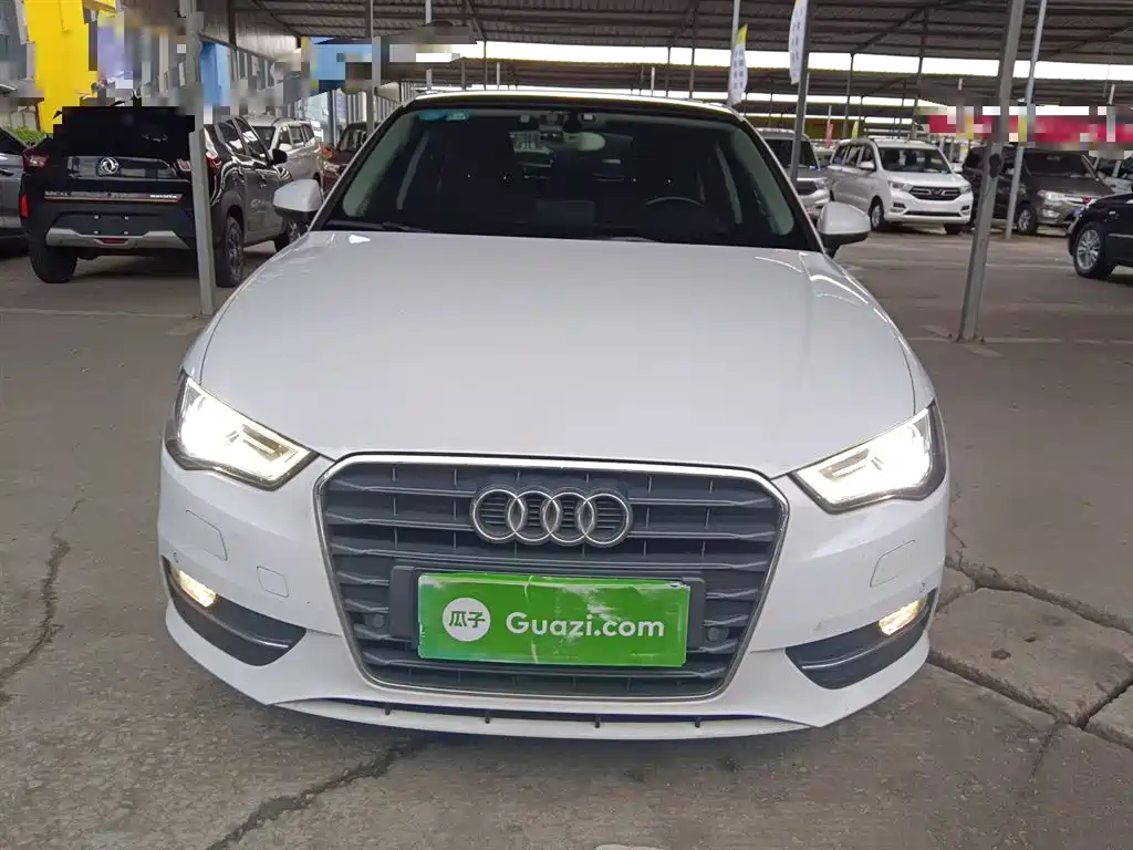 Audi A3 2014 Sportback 35 TFSI Automatic Comfort фото 3