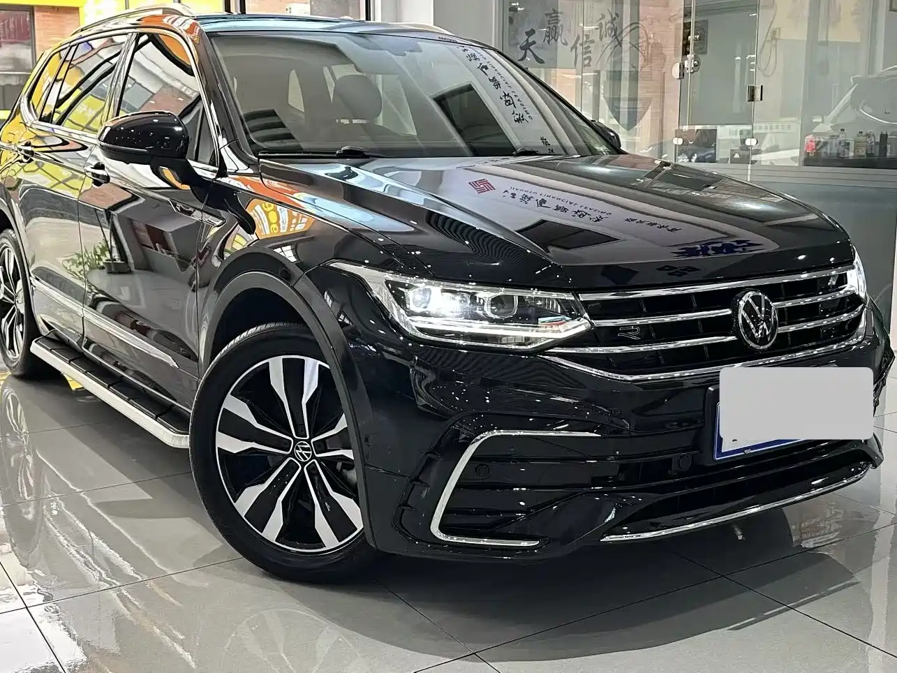 Volkswagen Tiguan L 2024 330TSI Automatic 2WD R-Line Premium Enjoyment Edition фото 3
