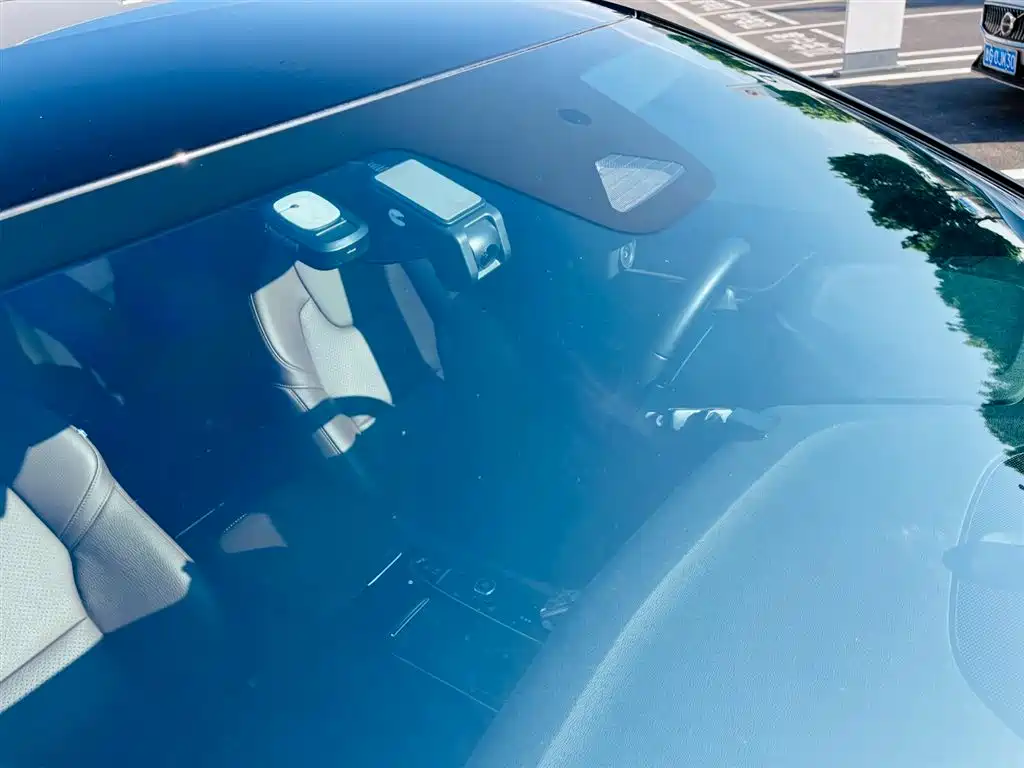 VOLVO S90 PLUG-IN HYBRID