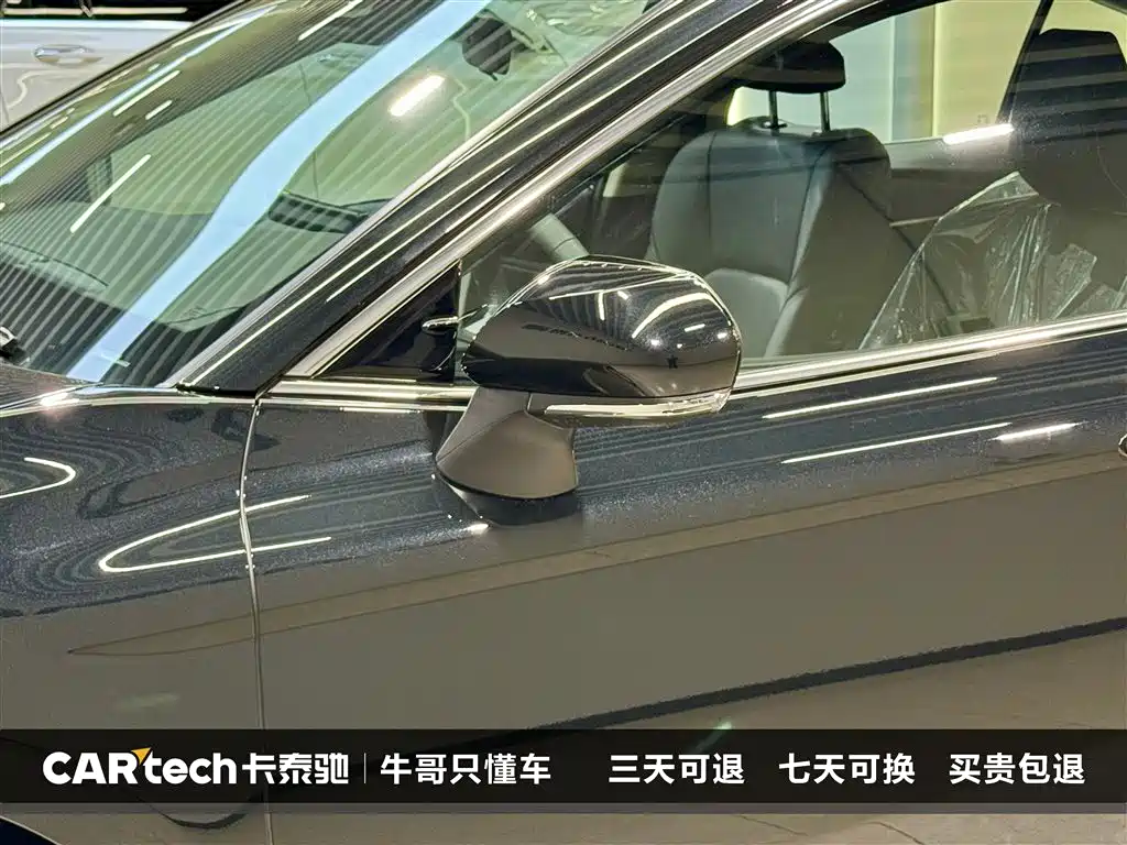 Toyota Camry 2026 Hybrid 2.0HGVP Luxury Edition фото 12