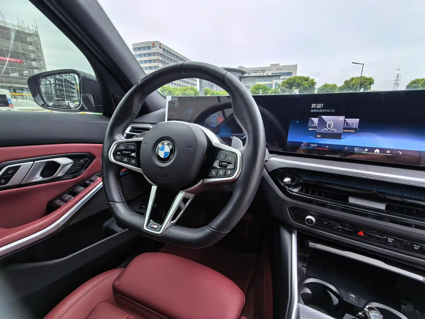 BMW 3 Series 2025 330Li Premium M Sport Night Edition фото 11
