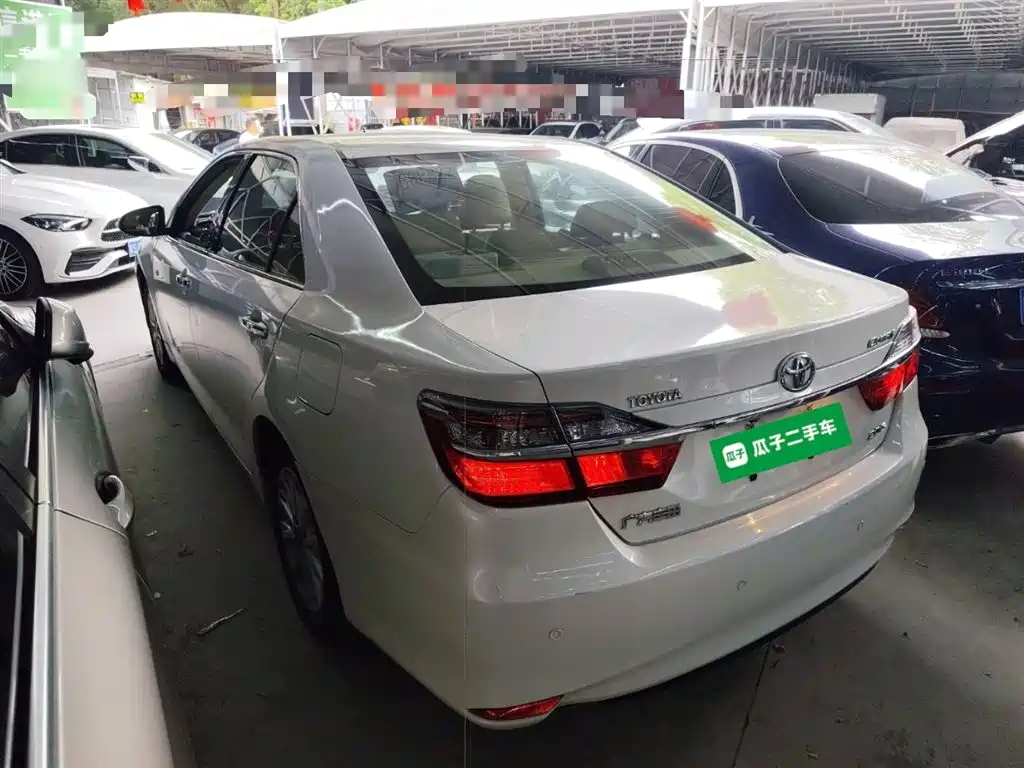Toyota Camry 2015 2.0G Leading Edition фото 23