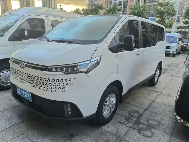 Maxus New V70 2.0T, Элит, механическая коробка, короткая база, низкая крыша, 5/6, мест, 150Ps