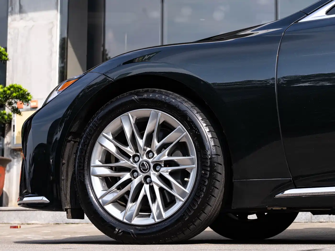 Lexus LS 2021 500h Luxury Edition фото 8