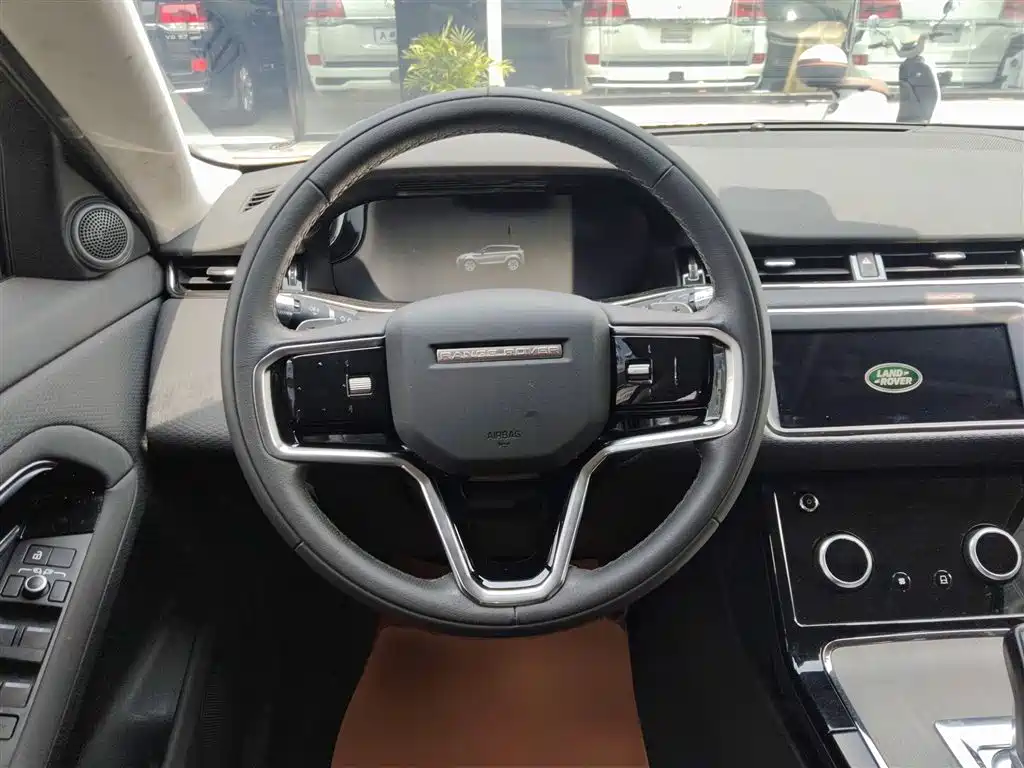 Land Rover Range Rover Evoque 2021 Range Rover Evoque L 249PS R-Dynamic First Edition Launch Edition фото 11