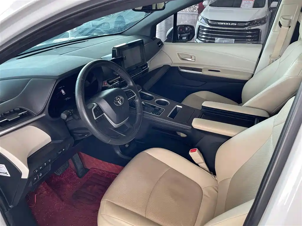 Toyota Sienna 2021 2.5L Hybrid Luxury Edition фото 4