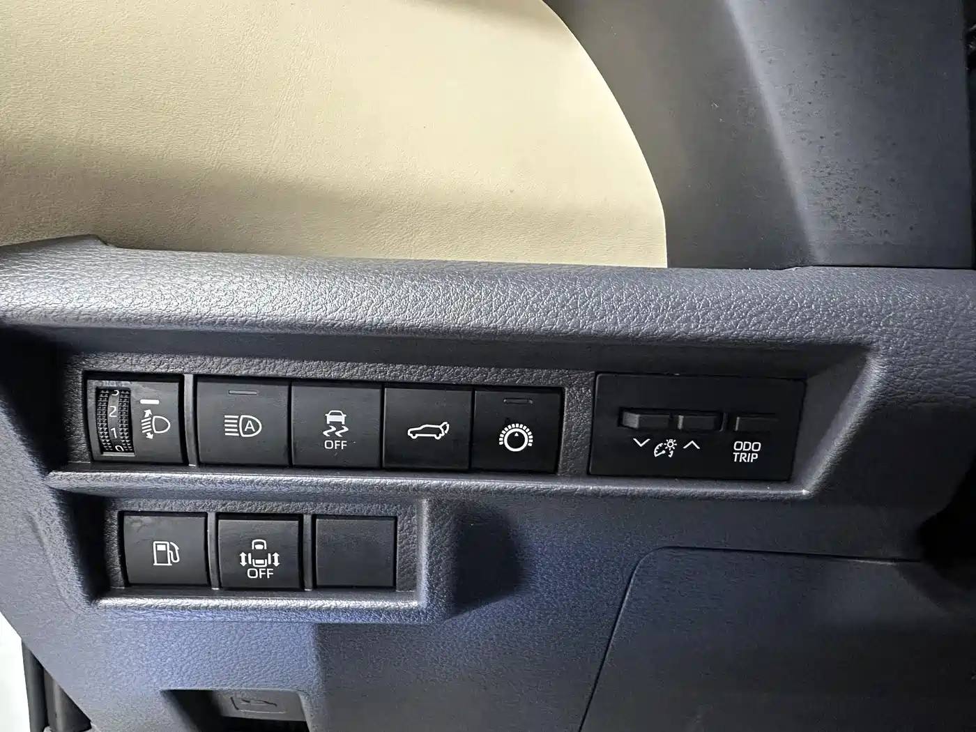 Toyota Sienna 2023 2.5L Hybrid Comfort Edition фото 8