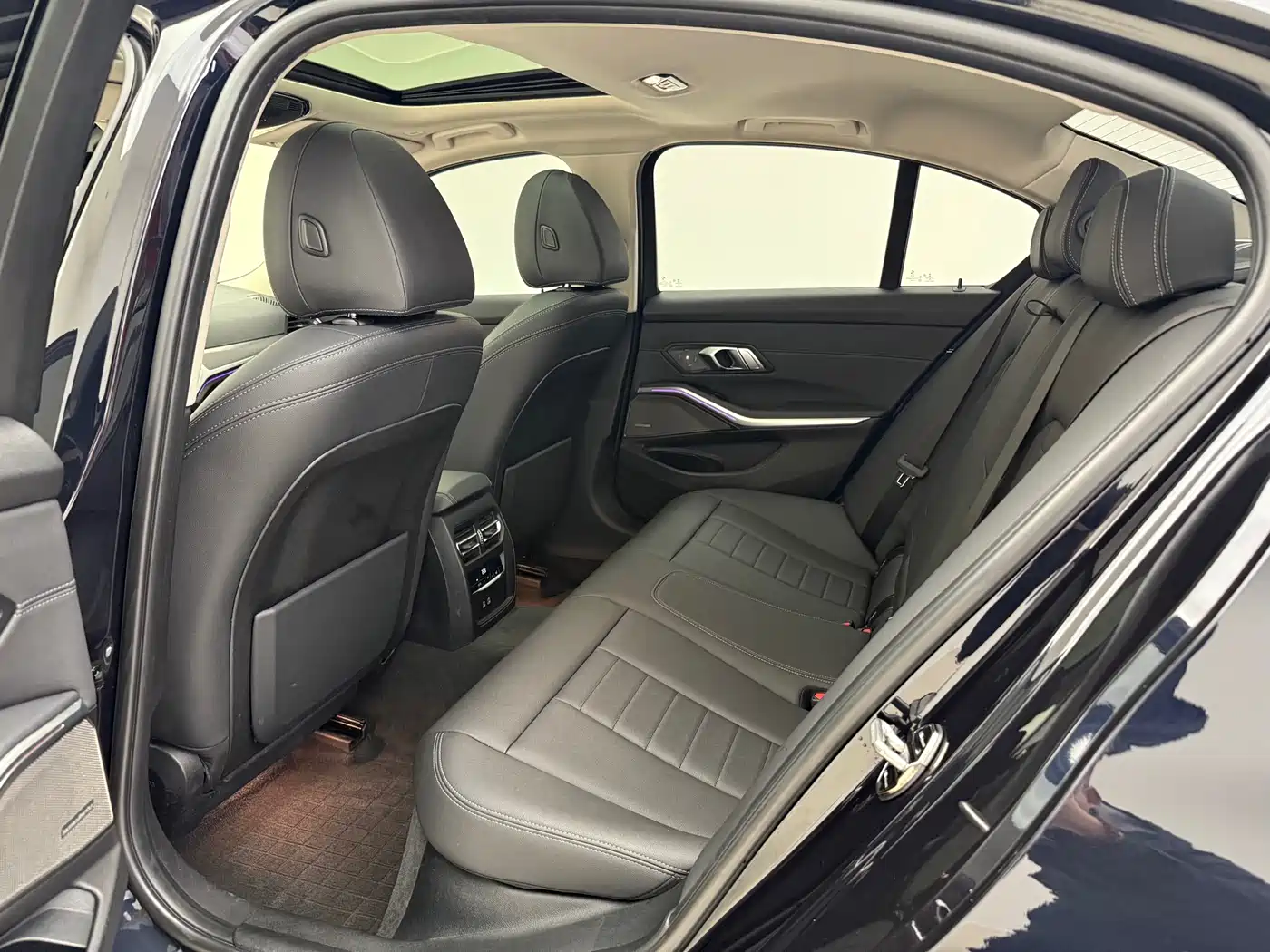 BMW 3 Series 2020 330i M Sport Blackout Package фото 7