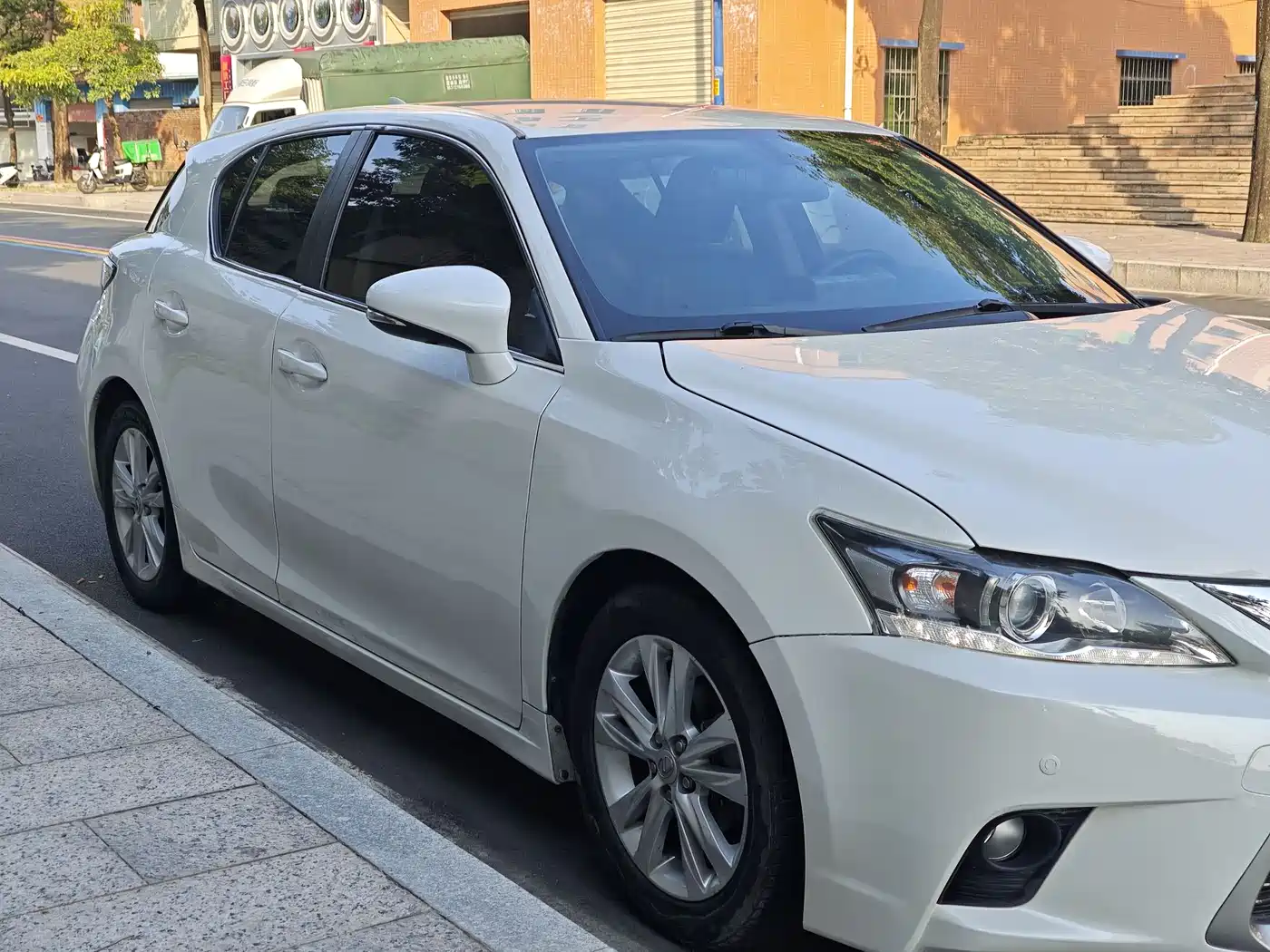 Lexus CT 2015 CT200h Dark Knight Edition фото 14