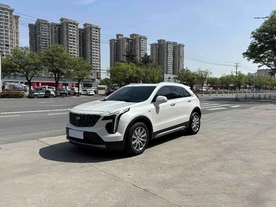 Cadillac XT4 2021 28T FWD Premium Edition