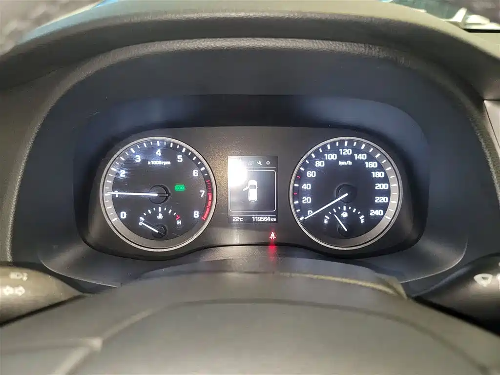 HYUNDAI TUCSON