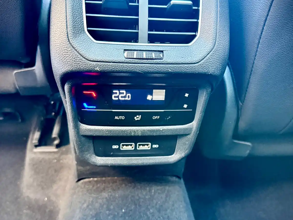 Volkswagen Tayron 2021 280TSI 2WD Luxury Smart Connect фото 17