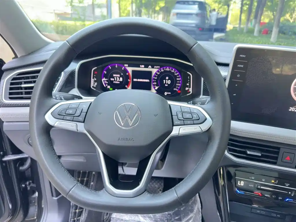 Volkswagen Tayron 2024 330TSI 2WD Luxury Plus Advanced фото 17