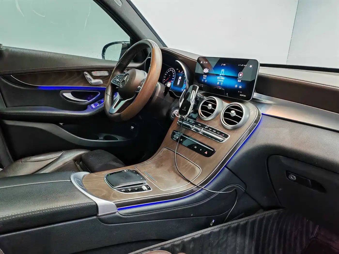 Mercedes-Benz GLC 2020 Facelift GLC 260 L 4MATIC Luxury фото 15