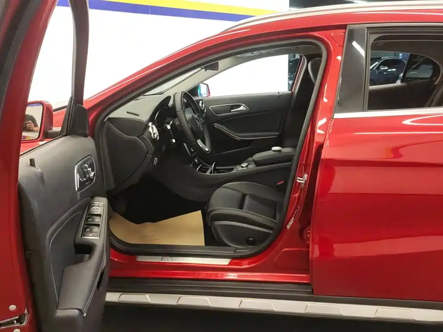 Mercedes-Benz GLA 2018 GLA 200 Dynamic фото 9