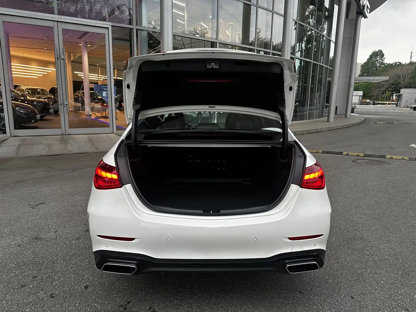 Mercedes-Benz C-Class 2025 C 260 L Night Sport Edition фото 13