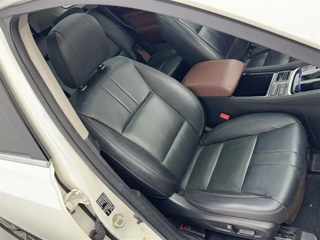 GAC Trumpchi Trumpchi GS8 2017 320T 2WD Luxury Smart Connect (7-seater) фото 24